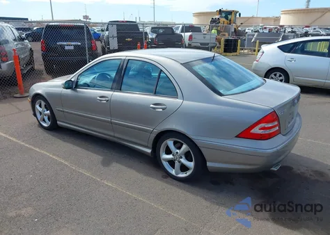 2005 Mercedes-Benz C 230 Kompressor Sport из США, поврежденный, VIN WDBRF40J95F691358